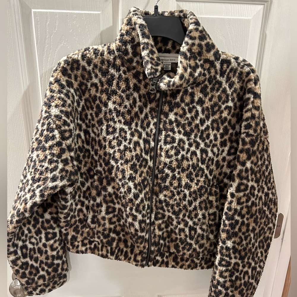 American eagle. Women’s small, cheetah print cropped jacket.
